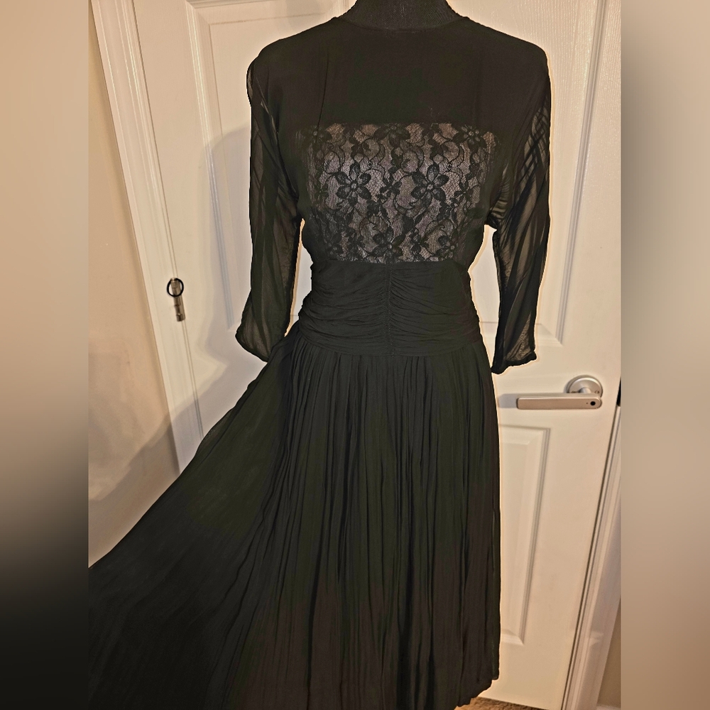 Elegant Black Lace Dress